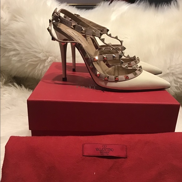 Valentino Garavani Patent Rock Stud T-Strap Heel - Picture 3 of 5